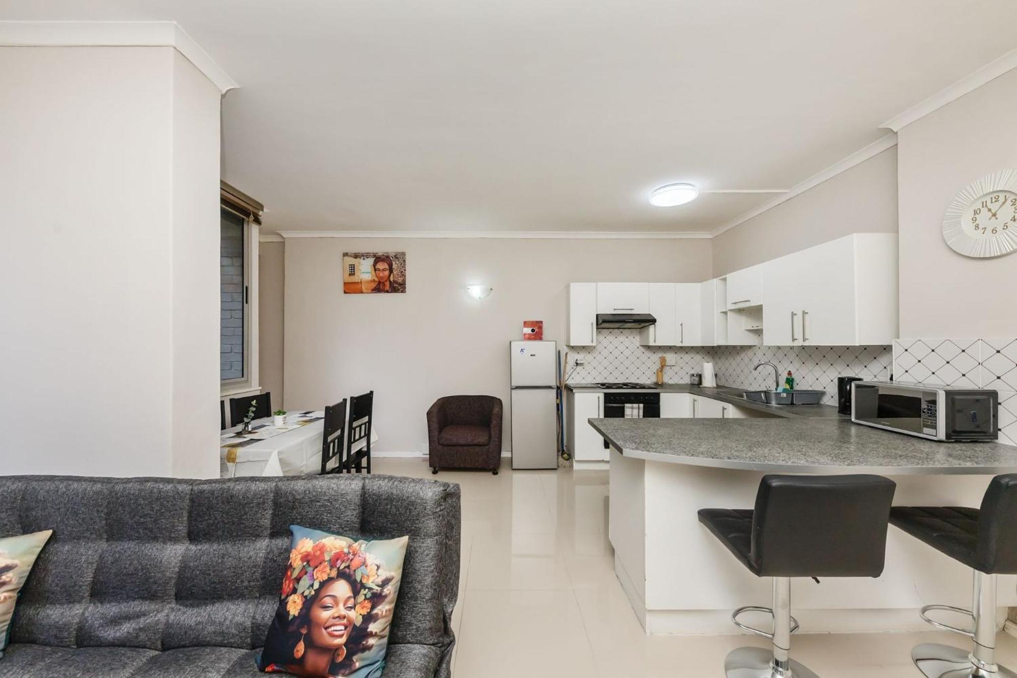 Modern Living In The Heart Of * Cape Town